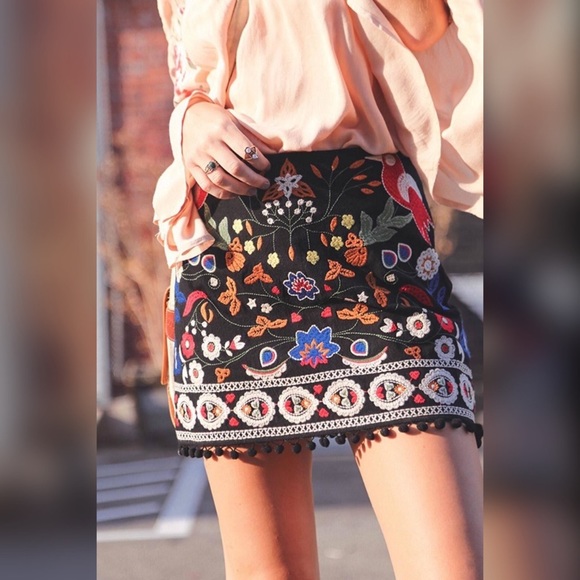 Umgee Dresses & Skirts - Umgee Embroidered Mini Skirt Gray Size Small